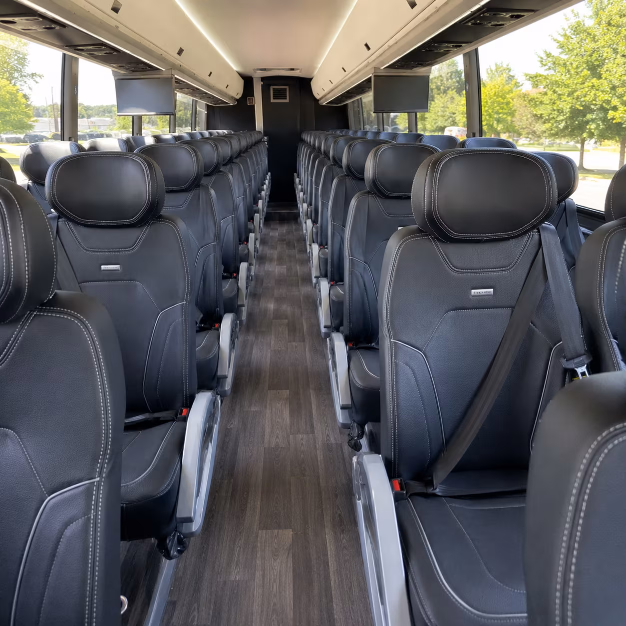 long distance bus trips from albany to boston montreal and new england
